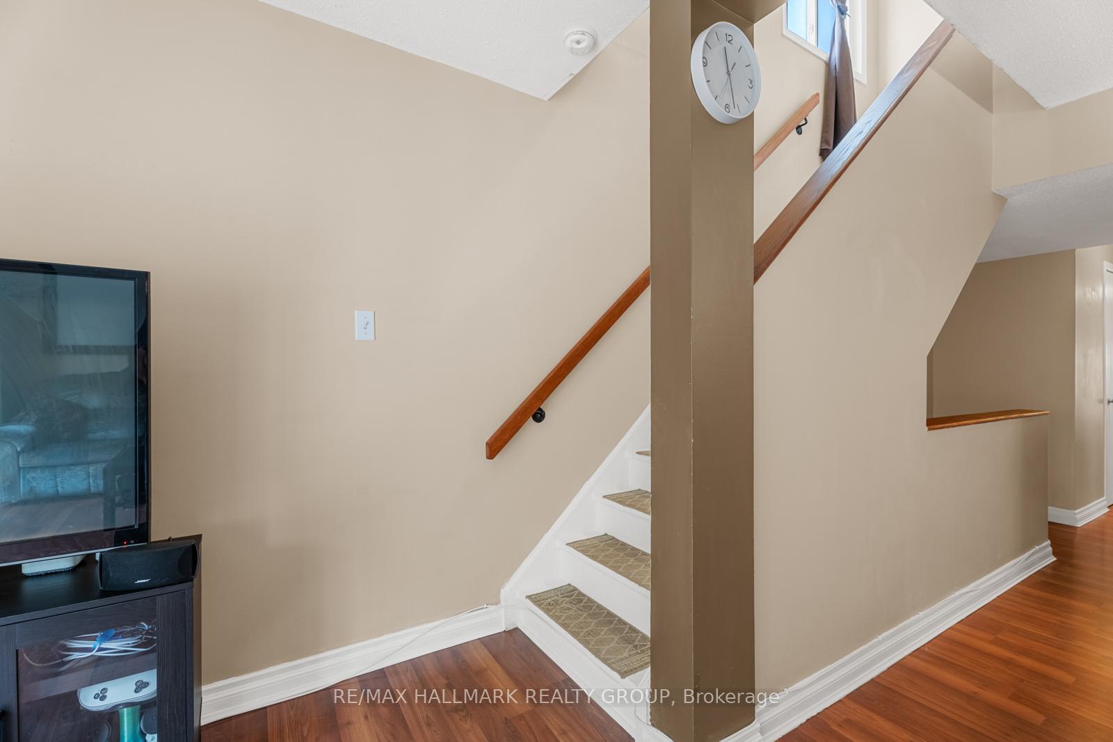 Photo 9 of Unit 1, 164 Bentbrook Crescent, Ottawa, Barrhaven - Heritage Park — HOMEH