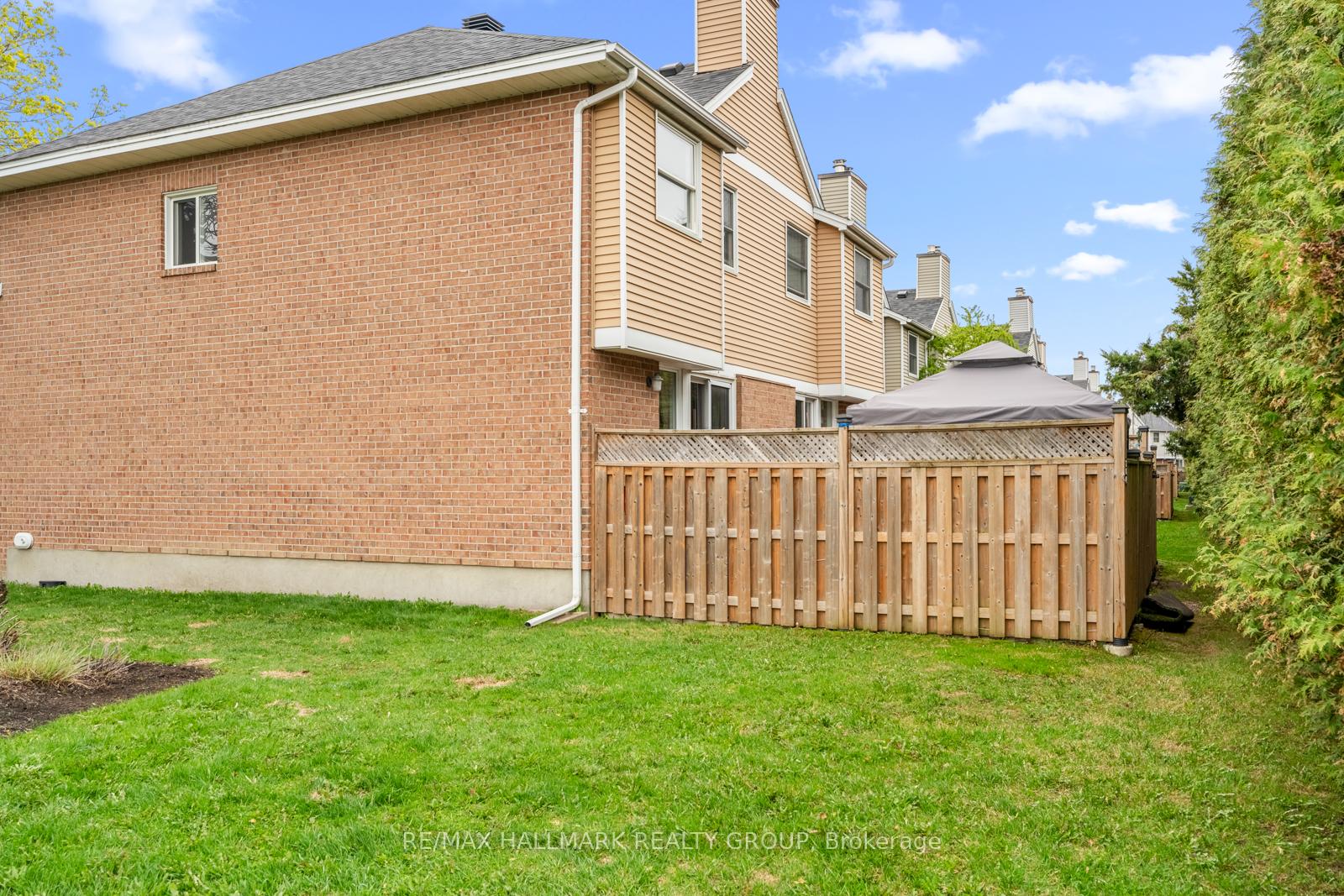 Photo 17 of Unit 1, 164 Bentbrook Crescent, Ottawa, Barrhaven - Heritage Park — HOMEH