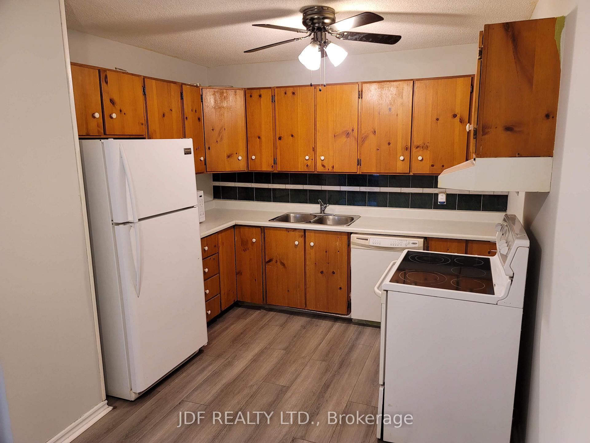 Photo 13 of 71 Victoria Street, Aurora, Aurora Village — HOMEH