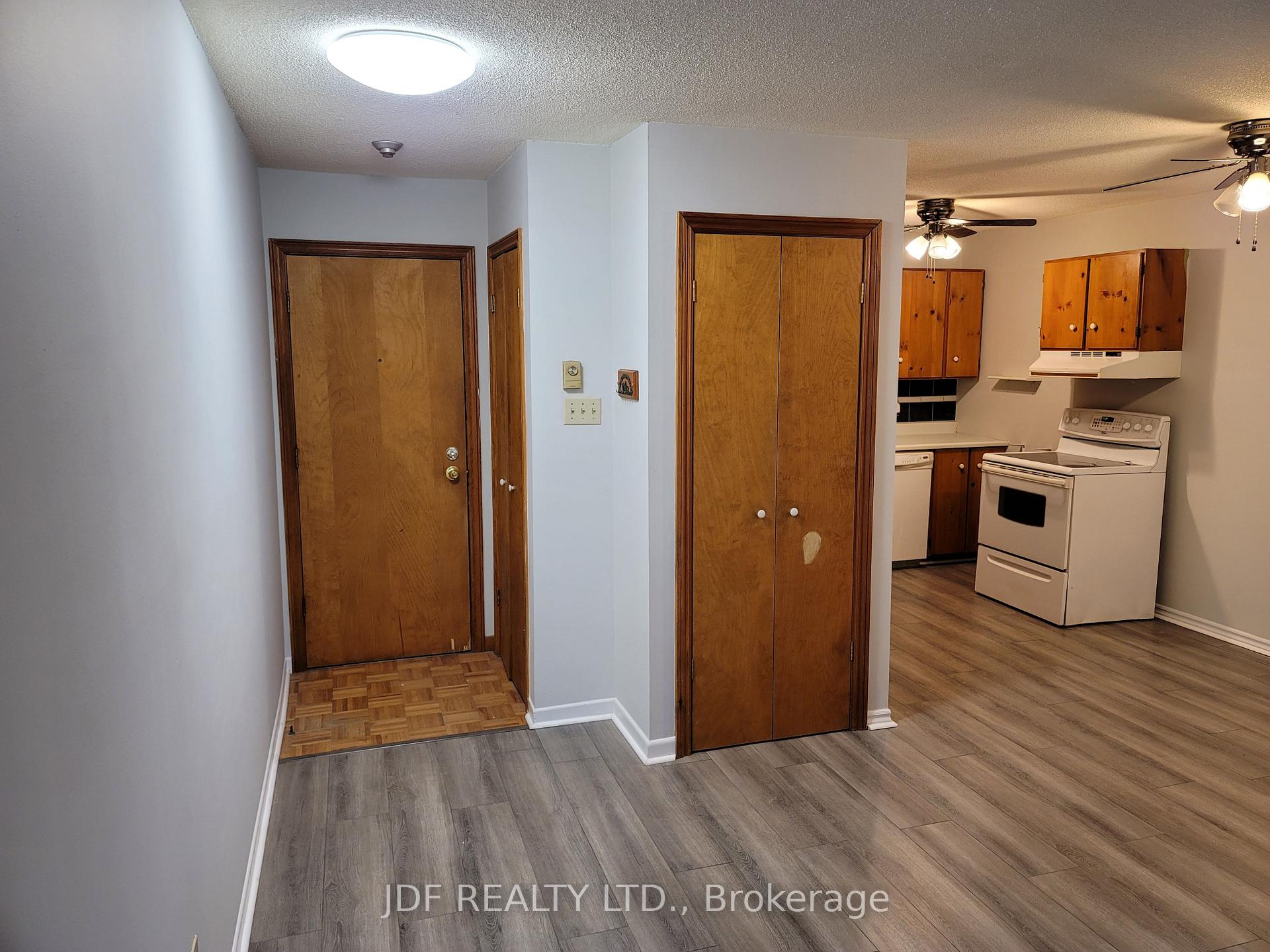 Photo 15 of 71 Victoria Street, Aurora, Aurora Village — HOMEH