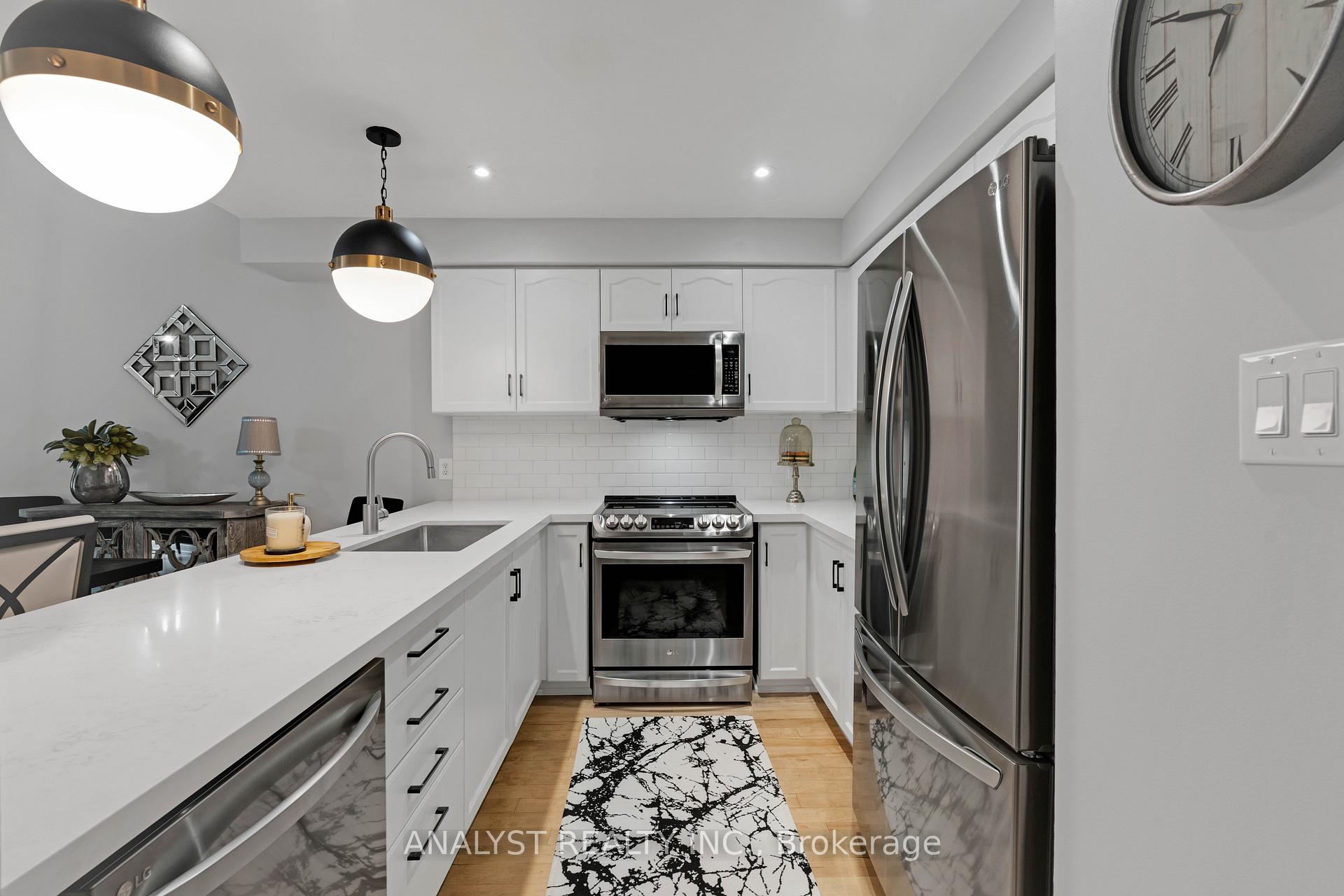Photo 13 of 34 Carriage Walk, Aurora, Bayview Wellington — HOMEH