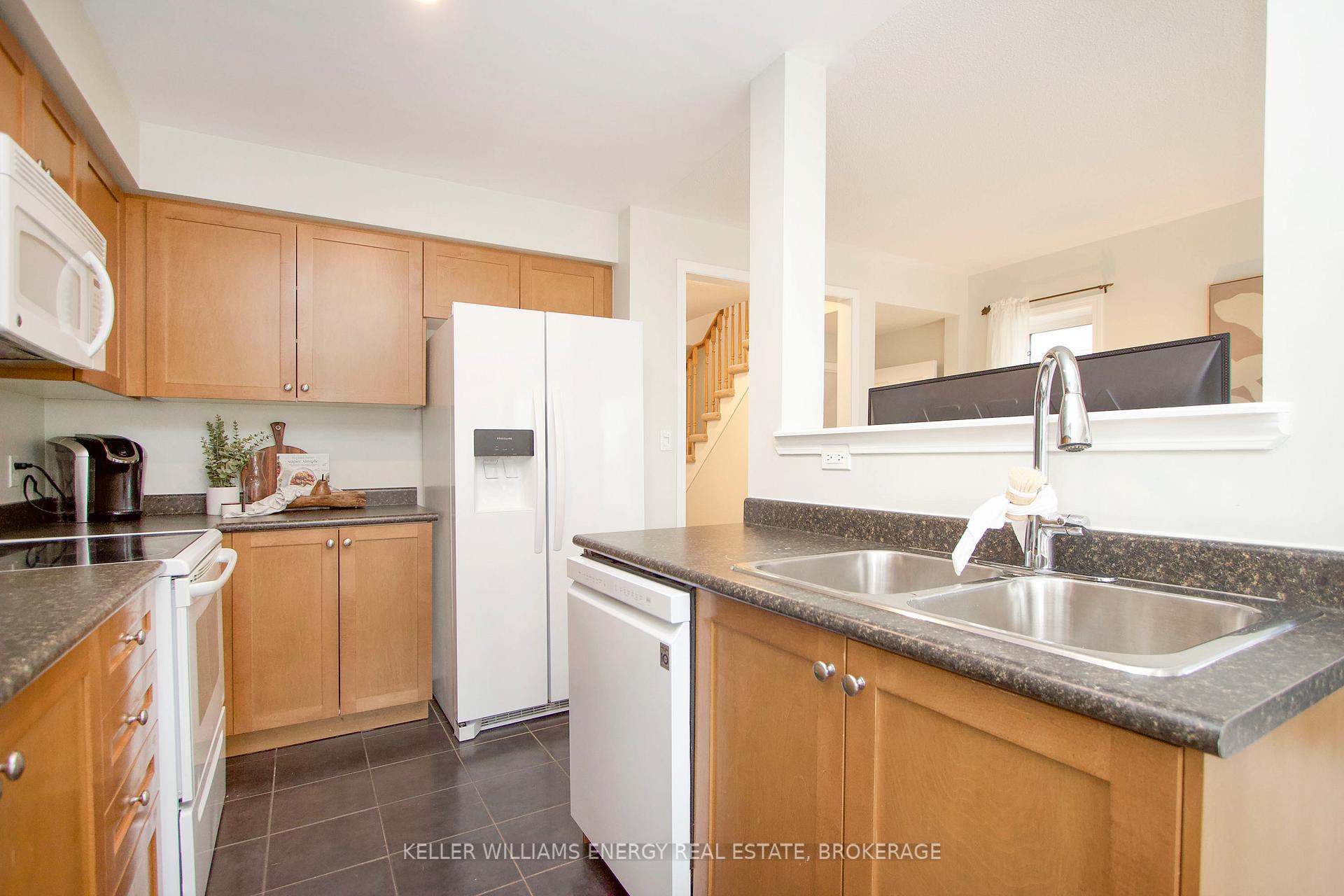 Photo 11 of Unit 40, 66 Connell Lane, Clarington, Bowmanville — HOMEH