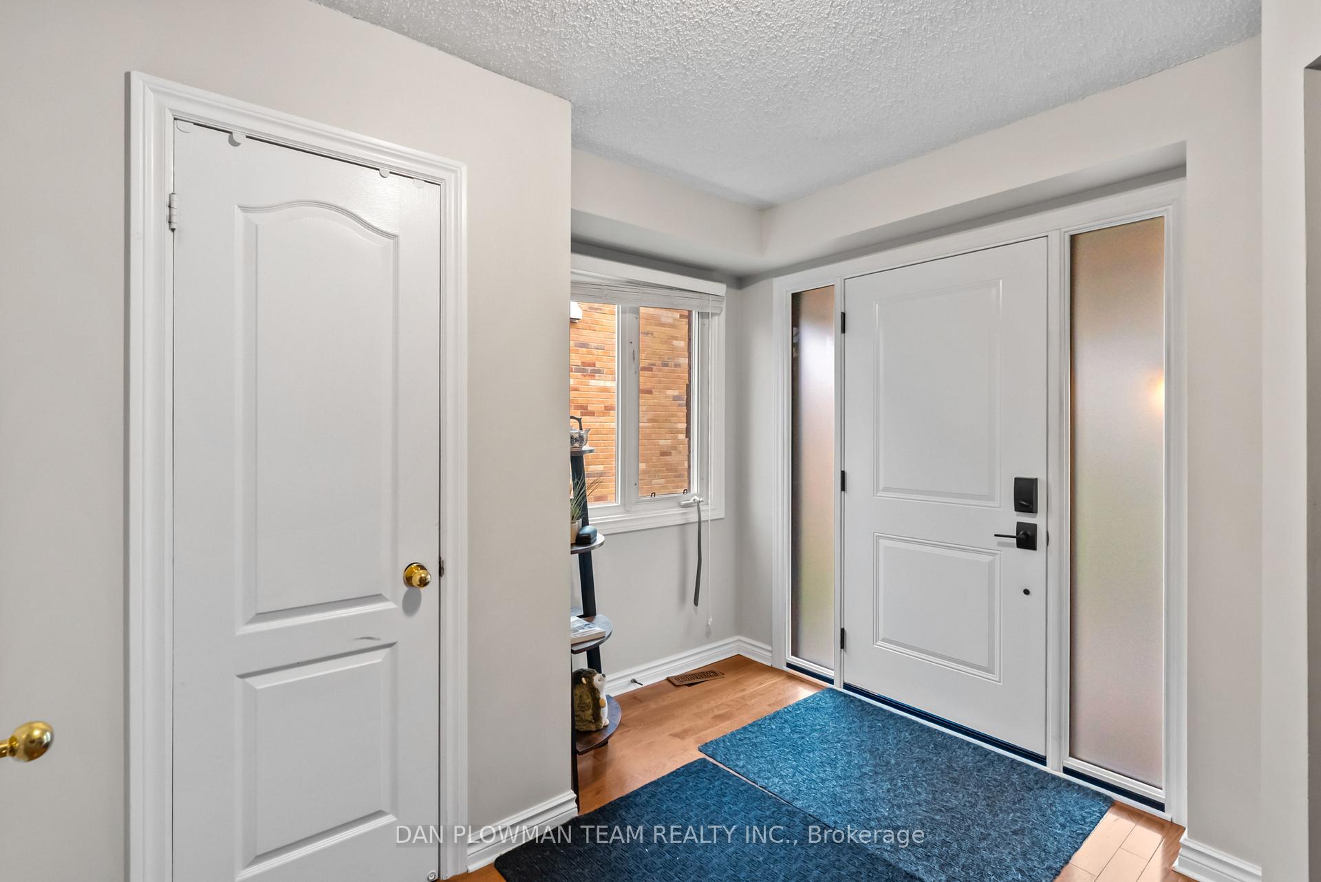 Photo 5 of 38 Hemmingway Drive, Clarington, Courtice — HOMEH