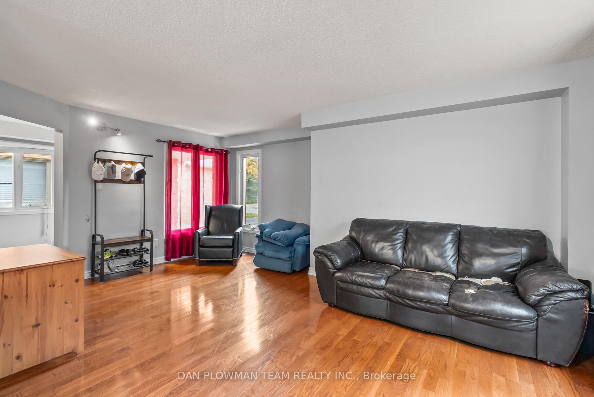 Photo 9 of 38 Hemmingway Drive, Clarington, Courtice — HOMEH