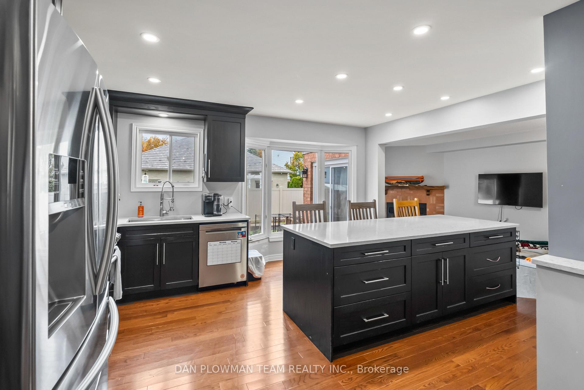 Photo 10 of 38 Hemmingway Drive, Clarington, Courtice — HOMEH