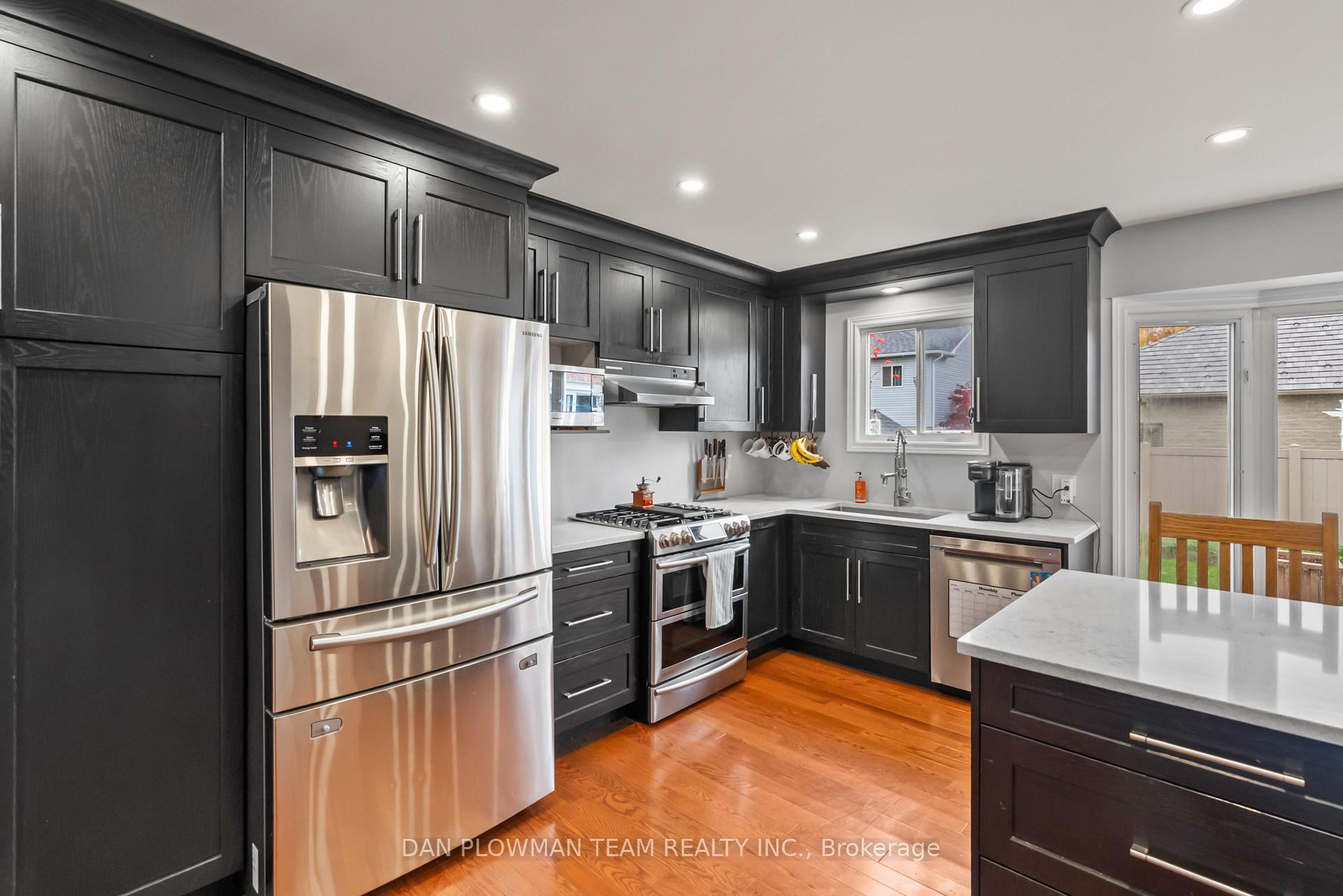 Photo 11 of 38 Hemmingway Drive, Clarington, Courtice — HOMEH