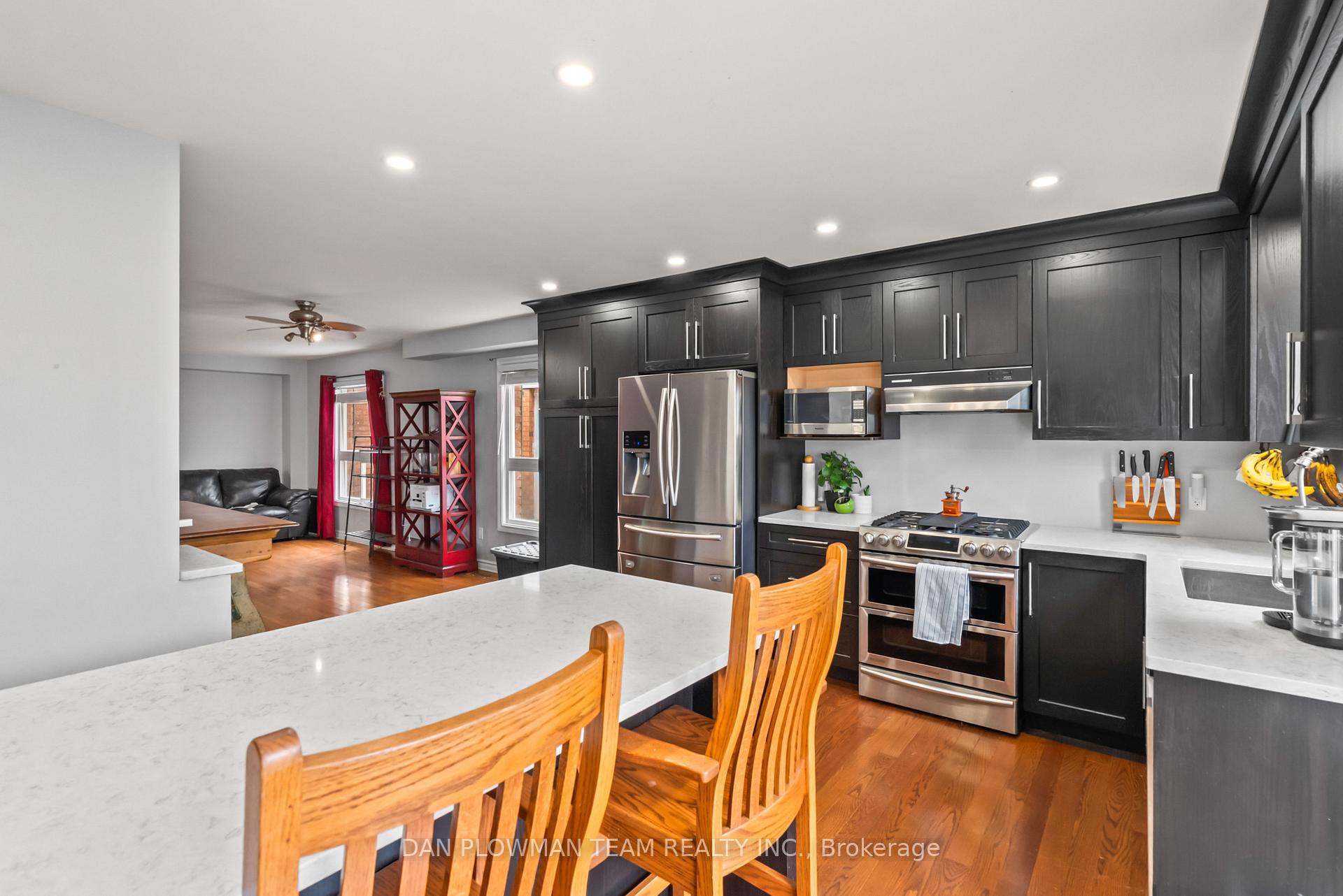 Photo 12 of 38 Hemmingway Drive, Clarington, Courtice — HOMEH