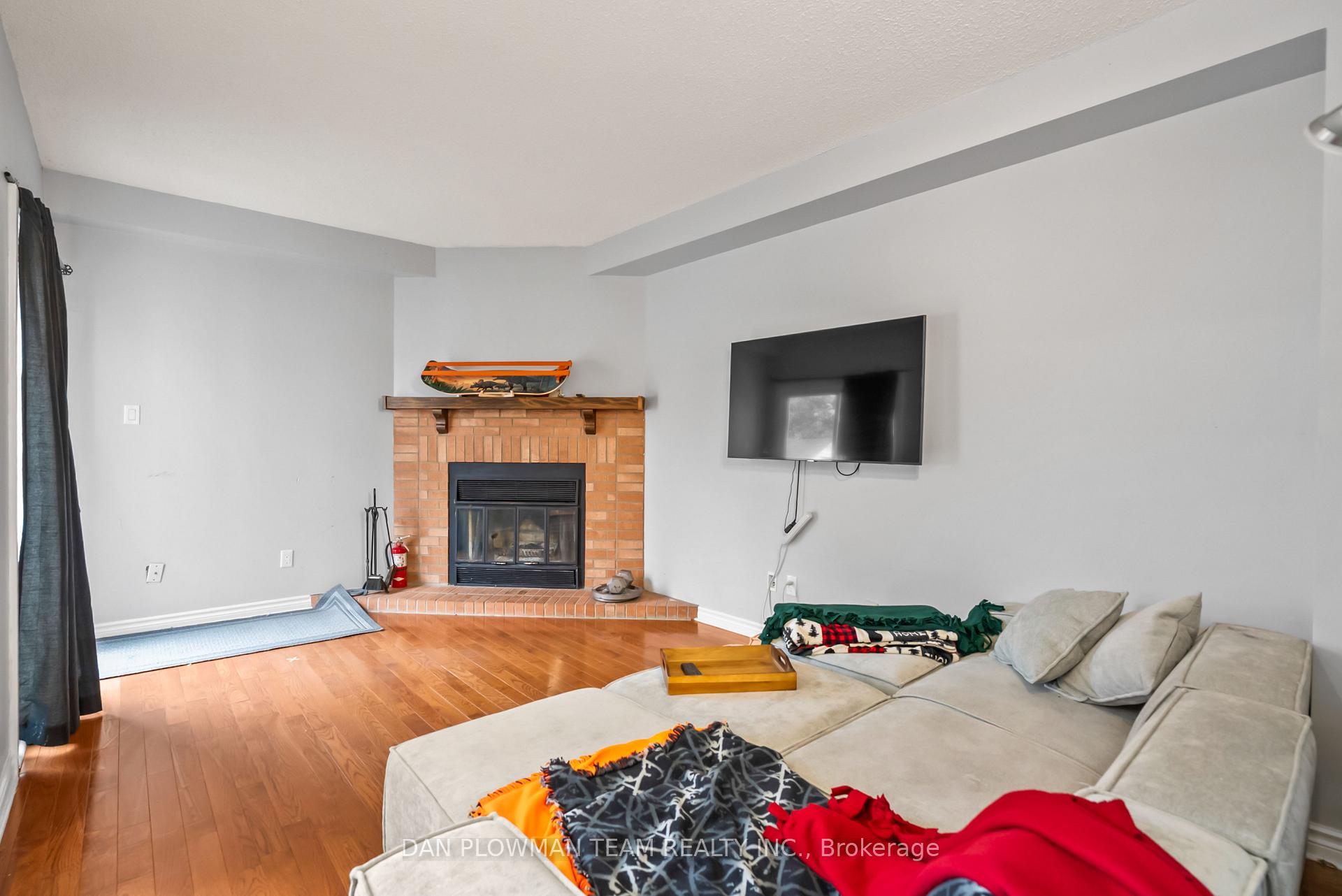 Photo 14 of 38 Hemmingway Drive, Clarington, Courtice — HOMEH