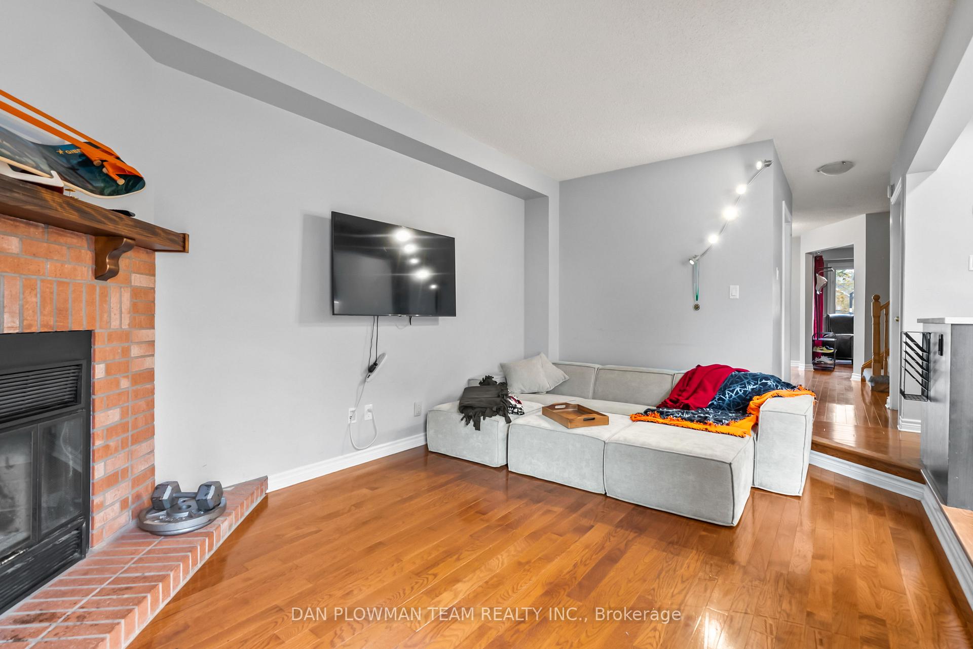 Photo 15 of 38 Hemmingway Drive, Clarington, Courtice — HOMEH