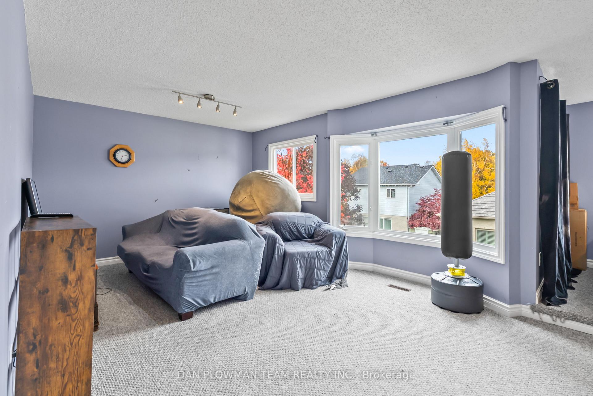 Photo 19 of 38 Hemmingway Drive, Clarington, Courtice — HOMEH