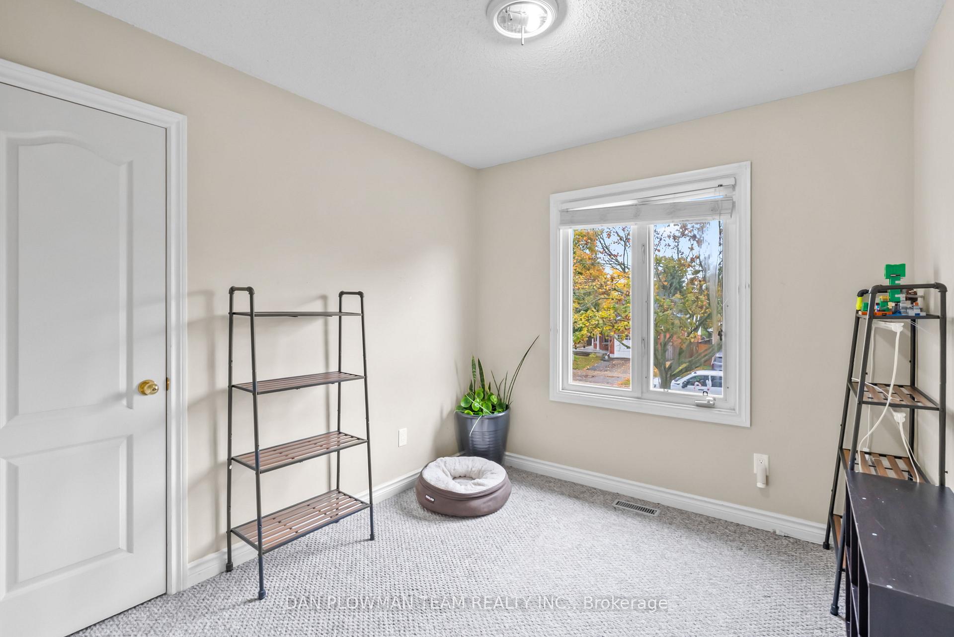 Photo 25 of 38 Hemmingway Drive, Clarington, Courtice — HOMEH
