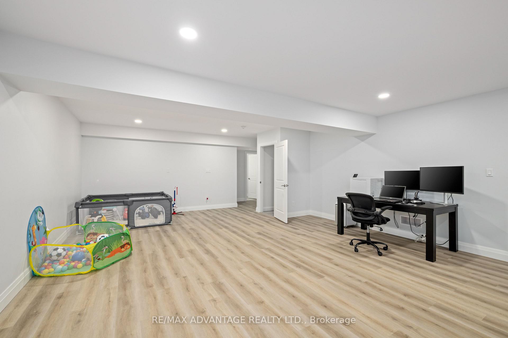 Photo 23 of Unit 5, 383 Daventry Way, Middlesex Centre, Rural Middlesex Centre — HOMEH