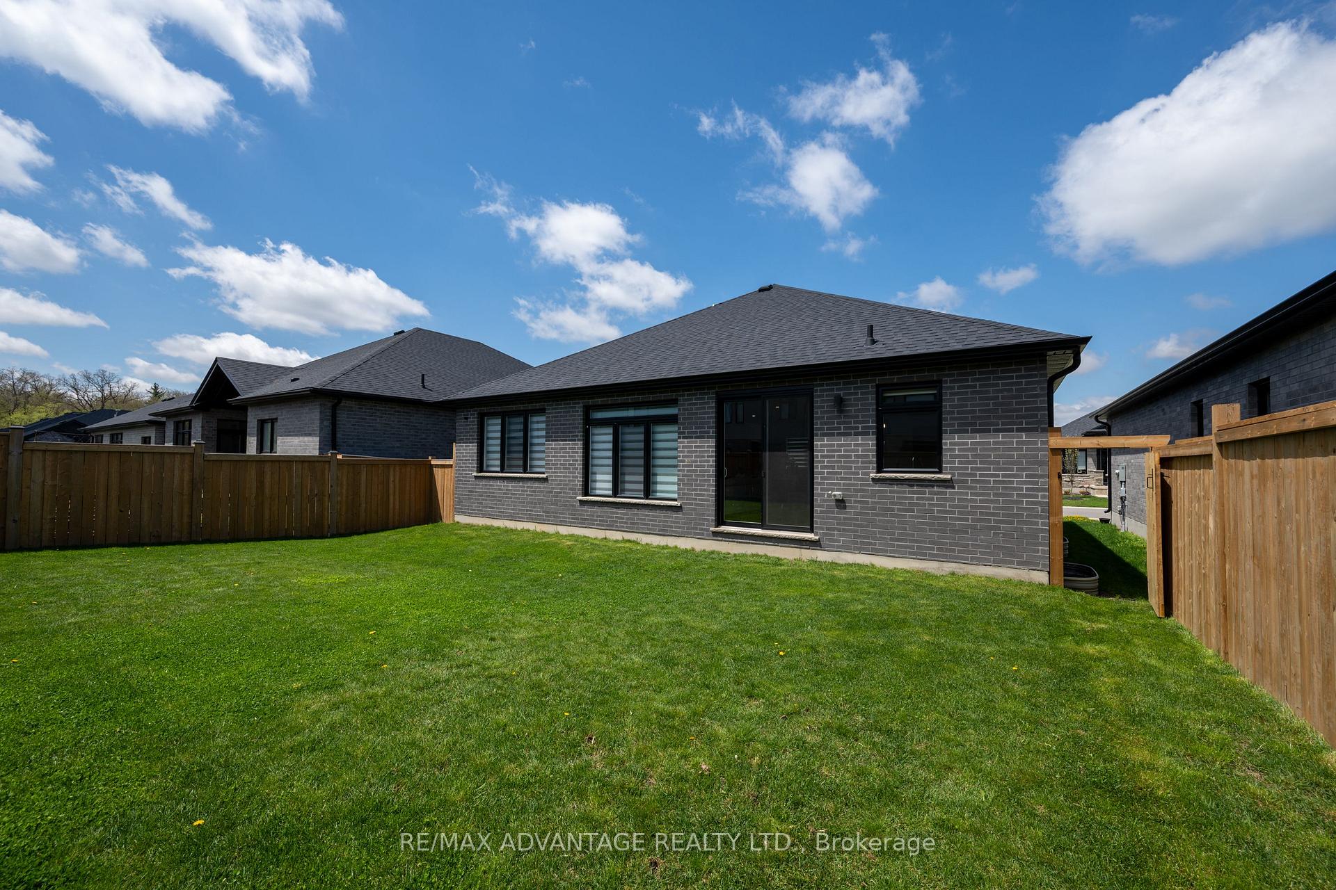 Photo 29 of Unit 5, 383 Daventry Way, Middlesex Centre, Rural Middlesex Centre — HOMEH