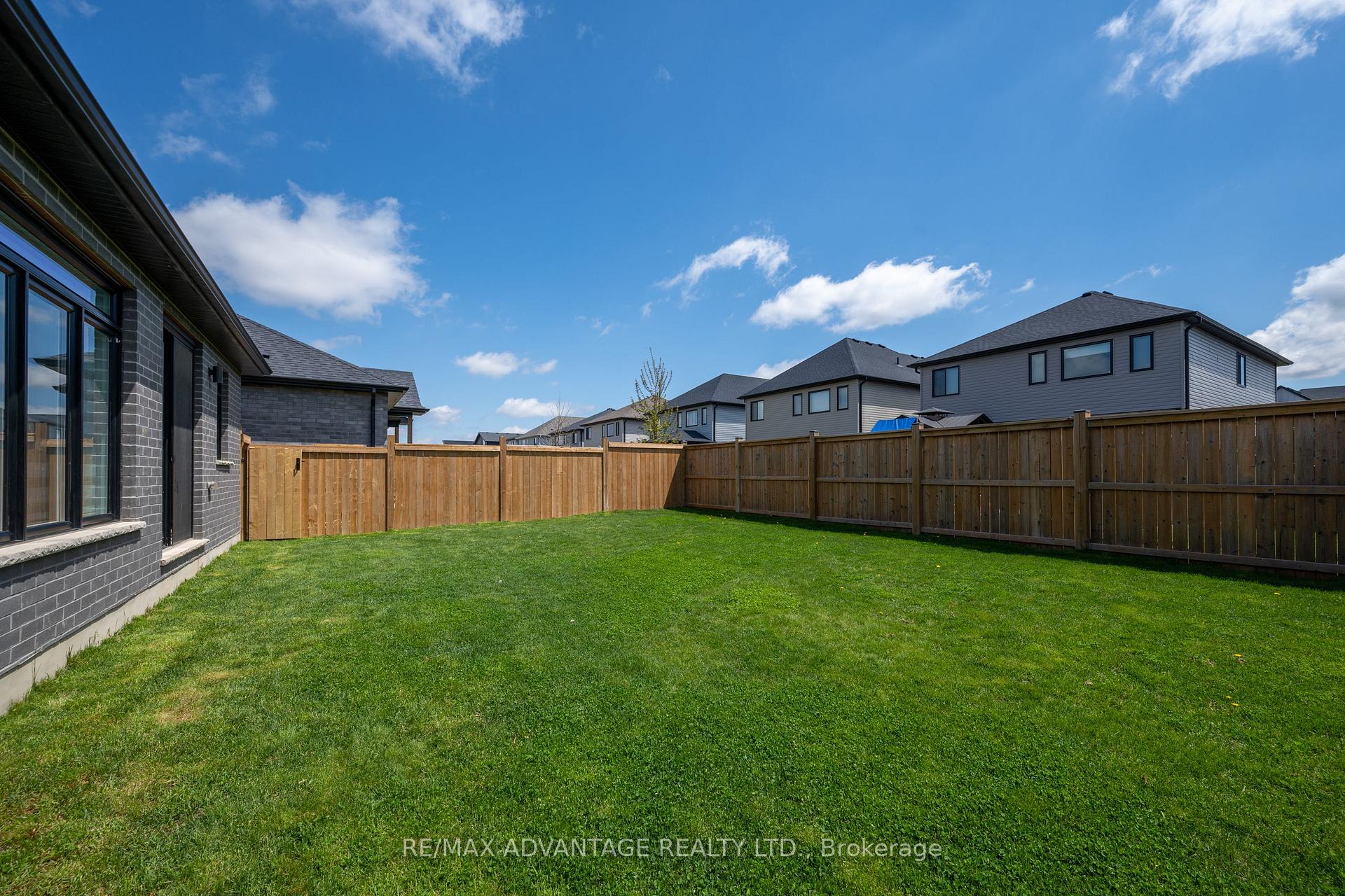 Photo 32 of Unit 5, 383 Daventry Way, Middlesex Centre, Rural Middlesex Centre — HOMEH