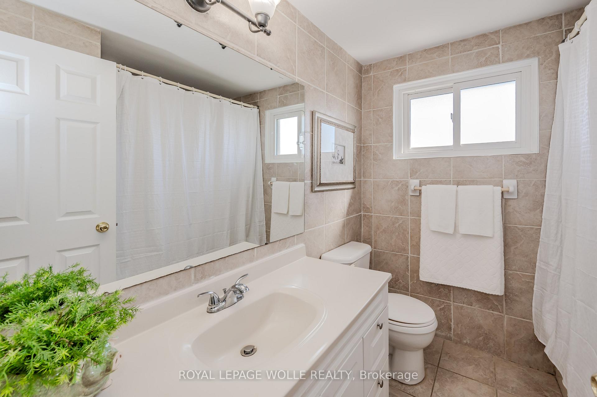 Photo 18 of Unit 33, 25 Upper Canada Drive, Kitchener — HOMEH