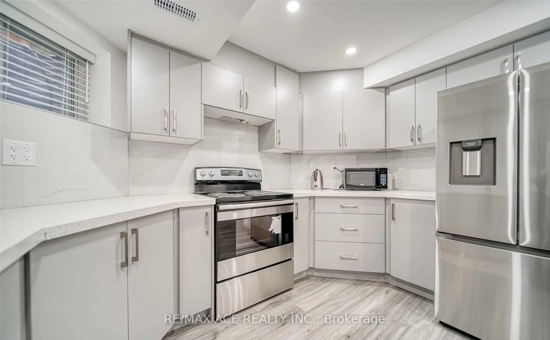 Photo 3 of Unit Bsmt, 5 Baybrook Road, Brampton, Snelgrove — HOMEH