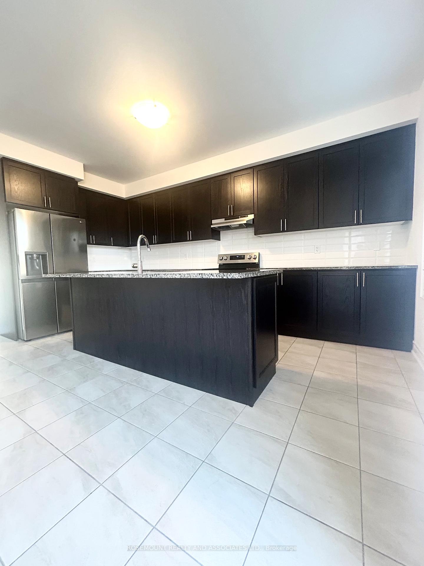 Photo 4 of 93 Wamsley Crescent, Clarington, Newcastle — HOMEH