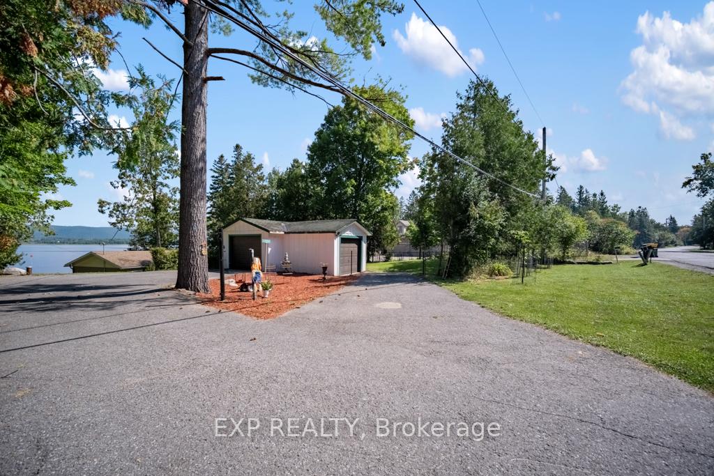 Photo 3 of 3094 Barlow Crescent, Ottawa, Dunrobin Shores — HOMEH