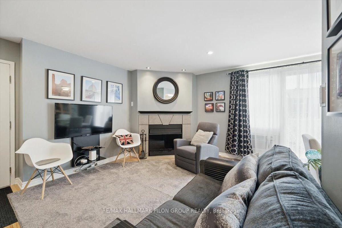 Photo 6 of Unit 606, 1589 St. Bernard Street, Ottawa, Sawmill Creek/Timbermill — HOMEH