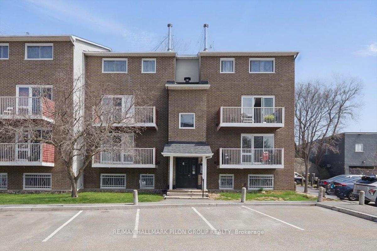 Photo 2 of Unit 606, 1589 St. Bernard Street, Ottawa, Sawmill Creek/Timbermill — HOMEH