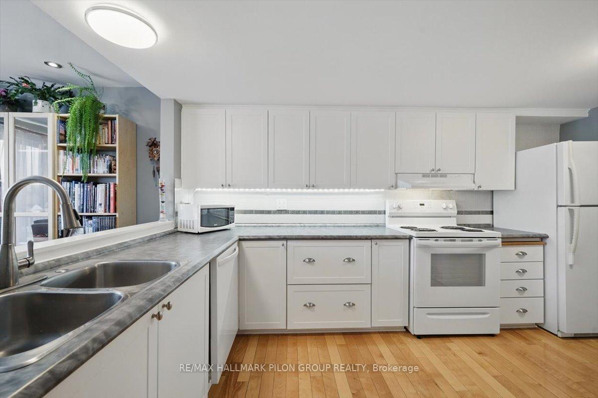 Photo 18 of Unit 606, 1589 St. Bernard Street, Ottawa, Sawmill Creek/Timbermill — HOMEH