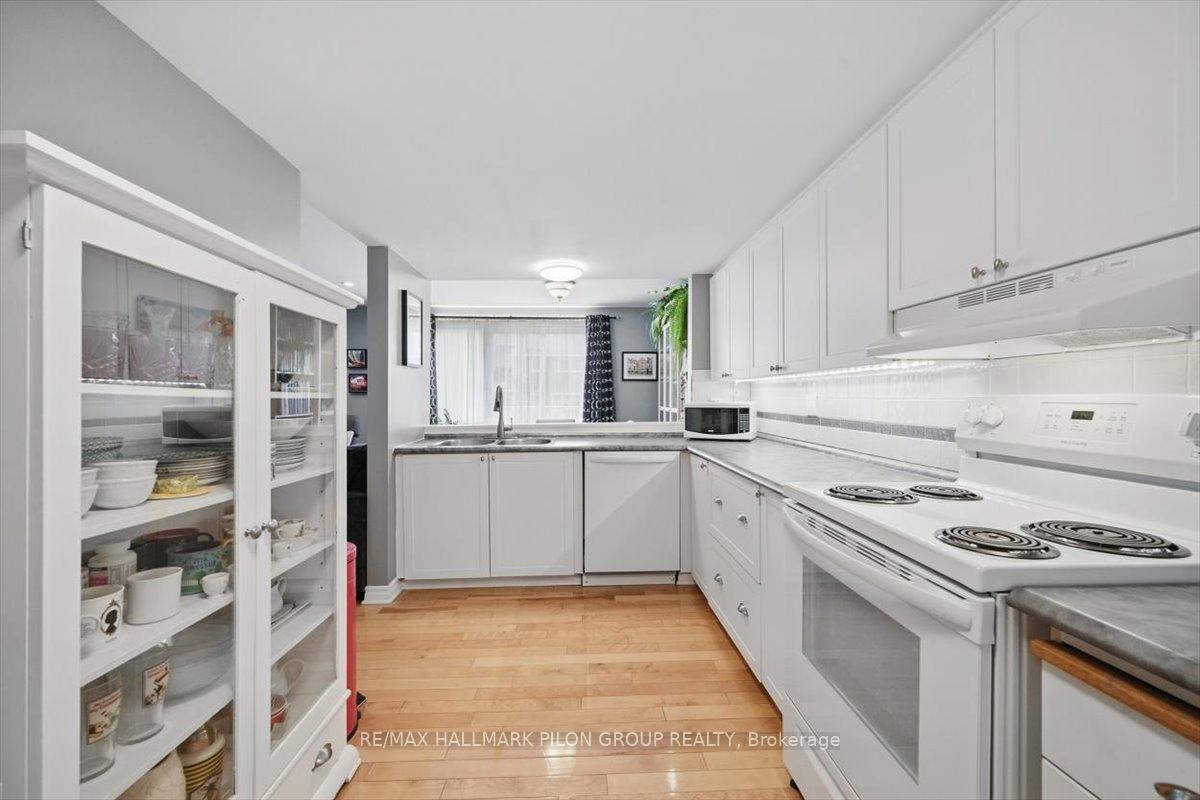 Photo 19 of Unit 606, 1589 St. Bernard Street, Ottawa, Sawmill Creek/Timbermill — HOMEH