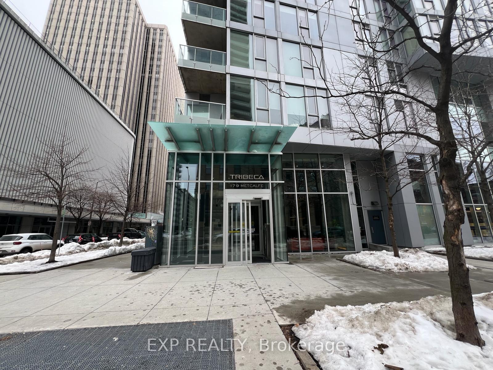 Front of Unit 1502, 179 Metcalfe St Street