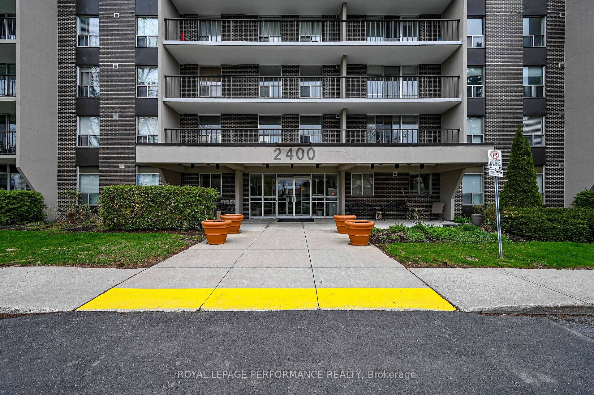 Photo 2 of Unit 308, 2400 Virginia Drive, Ottawa, Guildwood Estates - Urbandale Acres — HOMEH