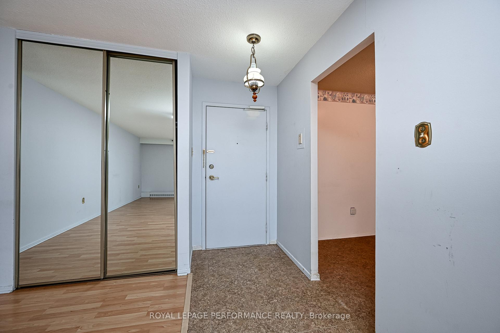 Photo 4 of Unit 308, 2400 Virginia Drive, Ottawa, Guildwood Estates - Urbandale Acres — HOMEH