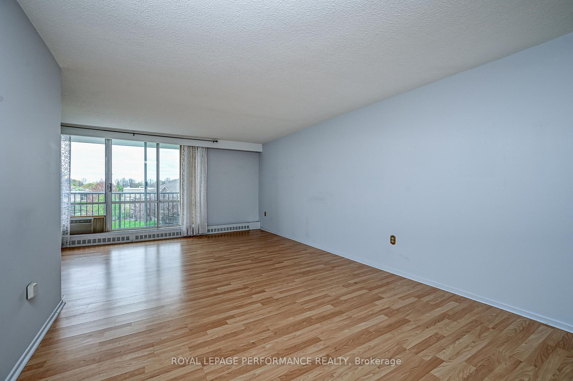 Photo 6 of Unit 308, 2400 Virginia Drive, Ottawa, Guildwood Estates - Urbandale Acres — HOMEH
