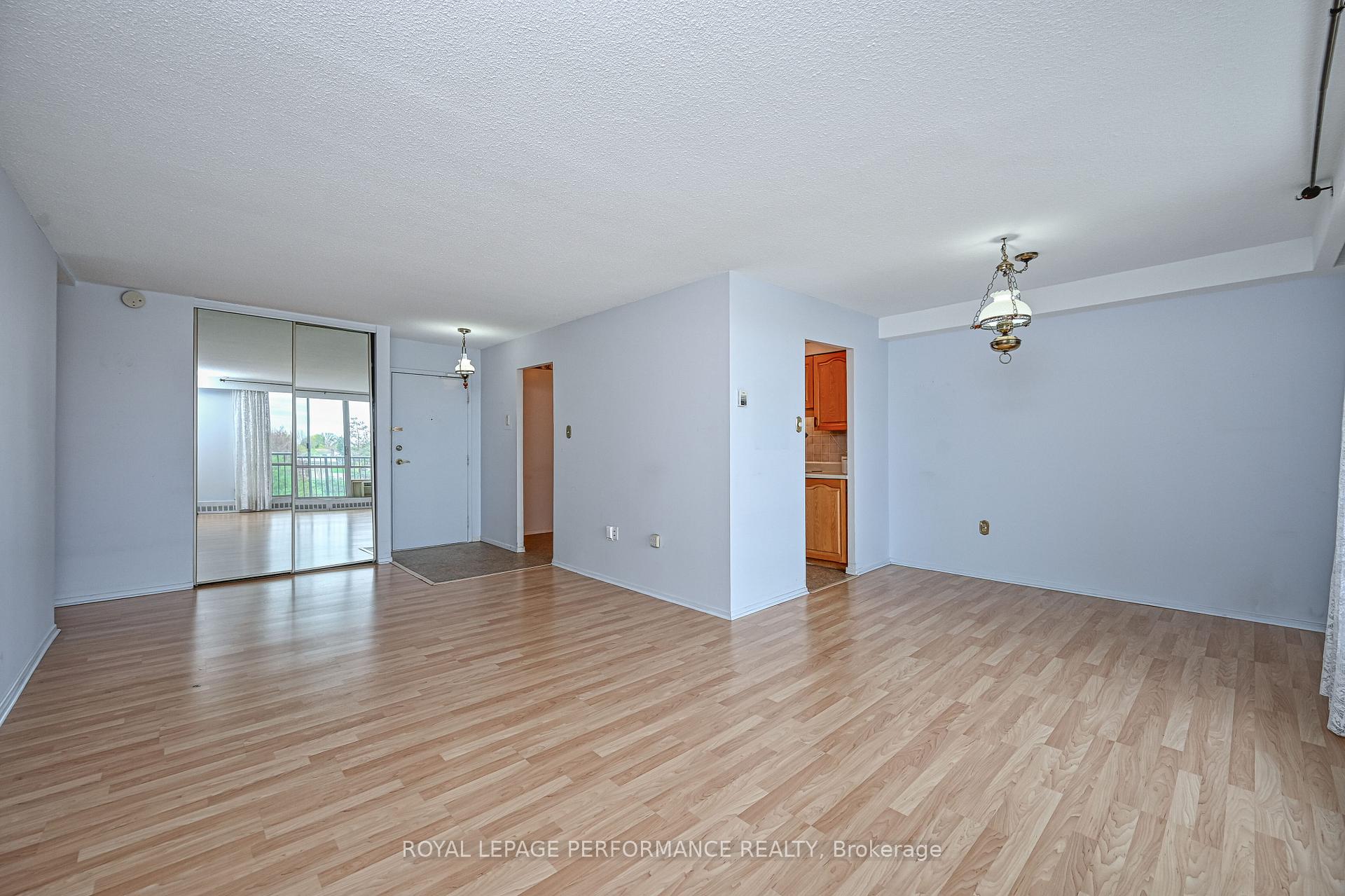 Photo 10 of Unit 308, 2400 Virginia Drive, Ottawa, Guildwood Estates - Urbandale Acres — HOMEH