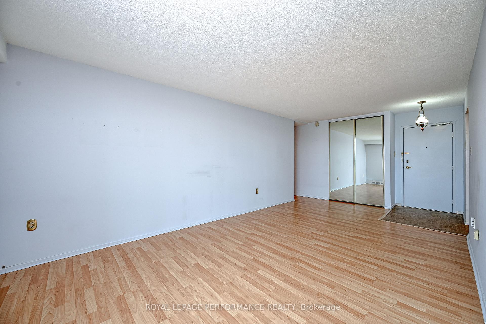 Photo 11 of Unit 308, 2400 Virginia Drive, Ottawa, Guildwood Estates - Urbandale Acres — HOMEH