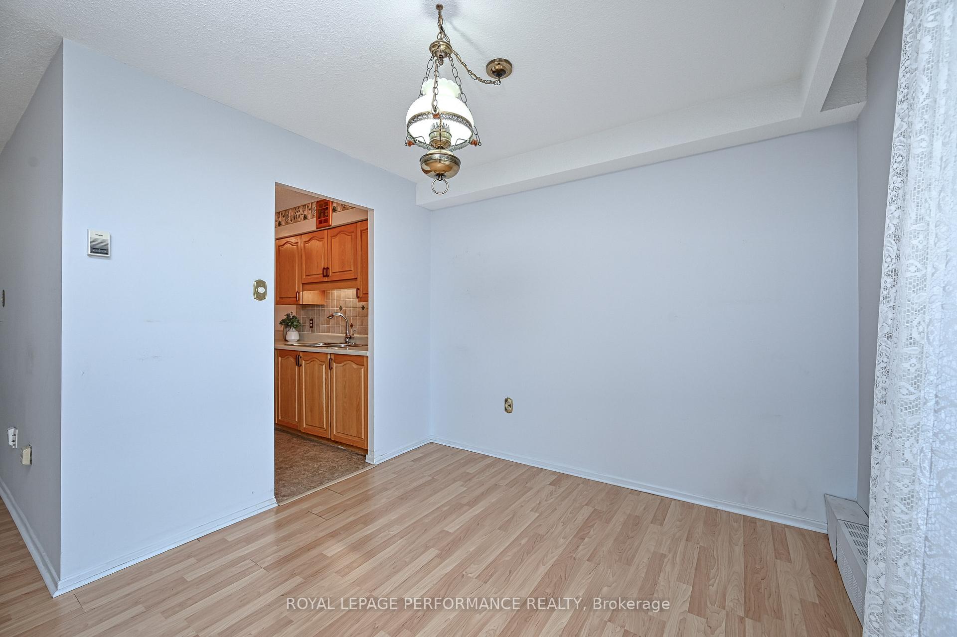 Photo 12 of Unit 308, 2400 Virginia Drive, Ottawa, Guildwood Estates - Urbandale Acres — HOMEH