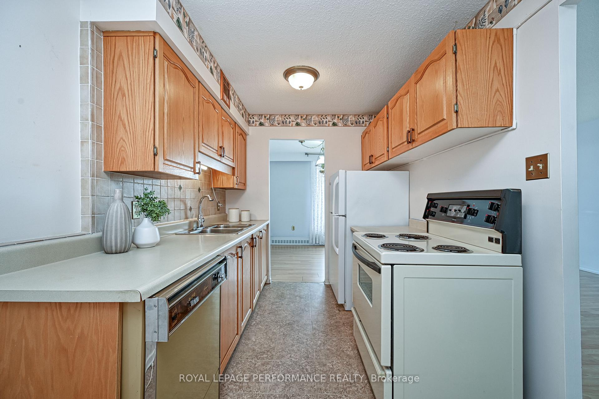 Photo 16 of Unit 308, 2400 Virginia Drive, Ottawa, Guildwood Estates - Urbandale Acres — HOMEH