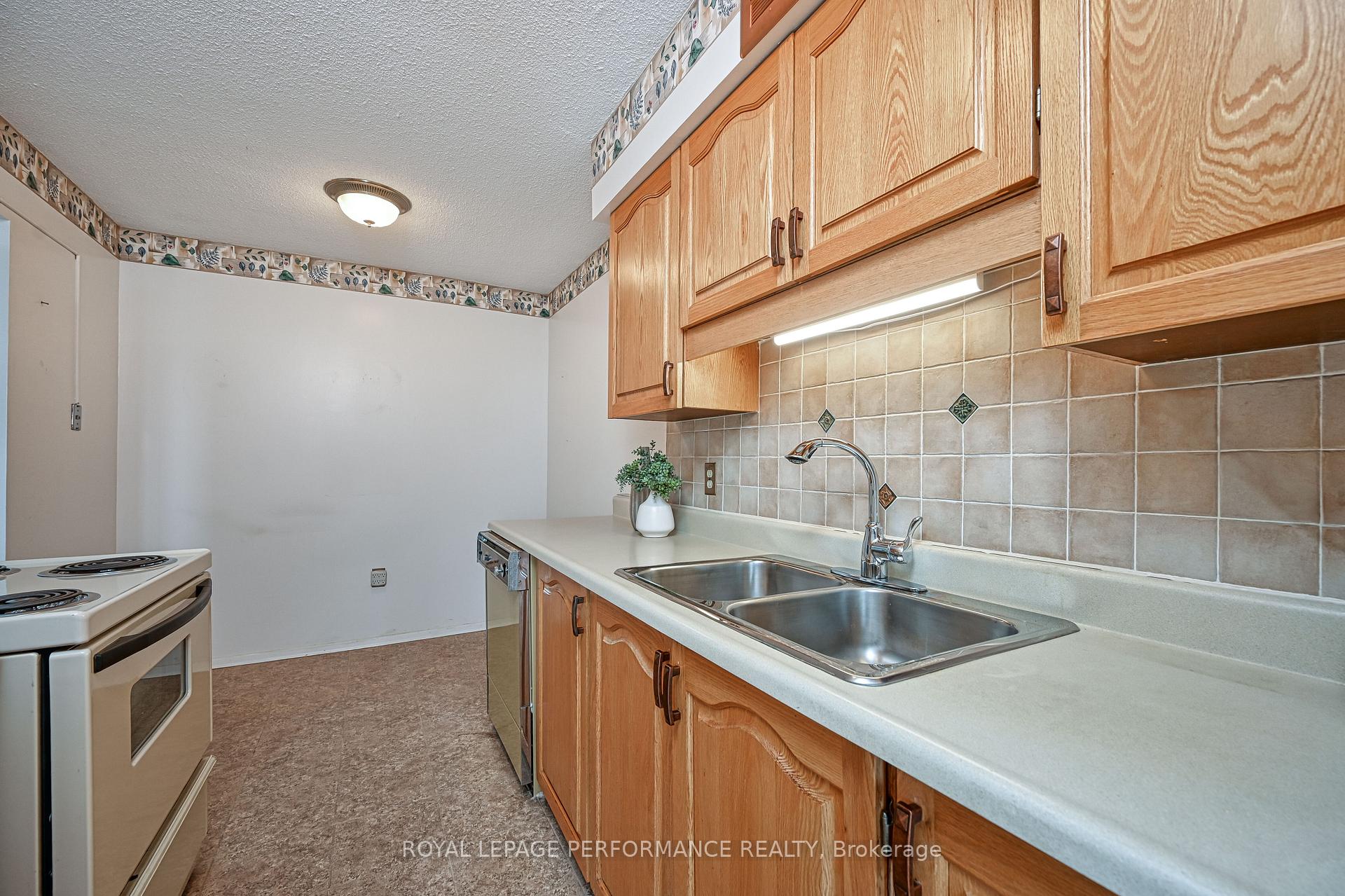 Photo 21 of Unit 308, 2400 Virginia Drive, Ottawa, Guildwood Estates - Urbandale Acres — HOMEH