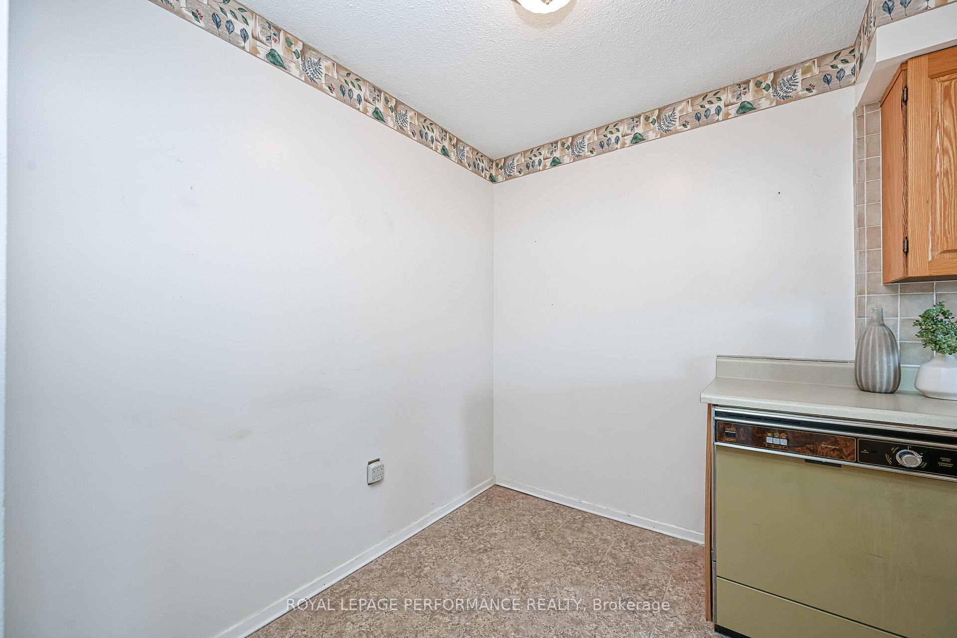 Photo 24 of Unit 308, 2400 Virginia Drive, Ottawa, Guildwood Estates - Urbandale Acres — HOMEH