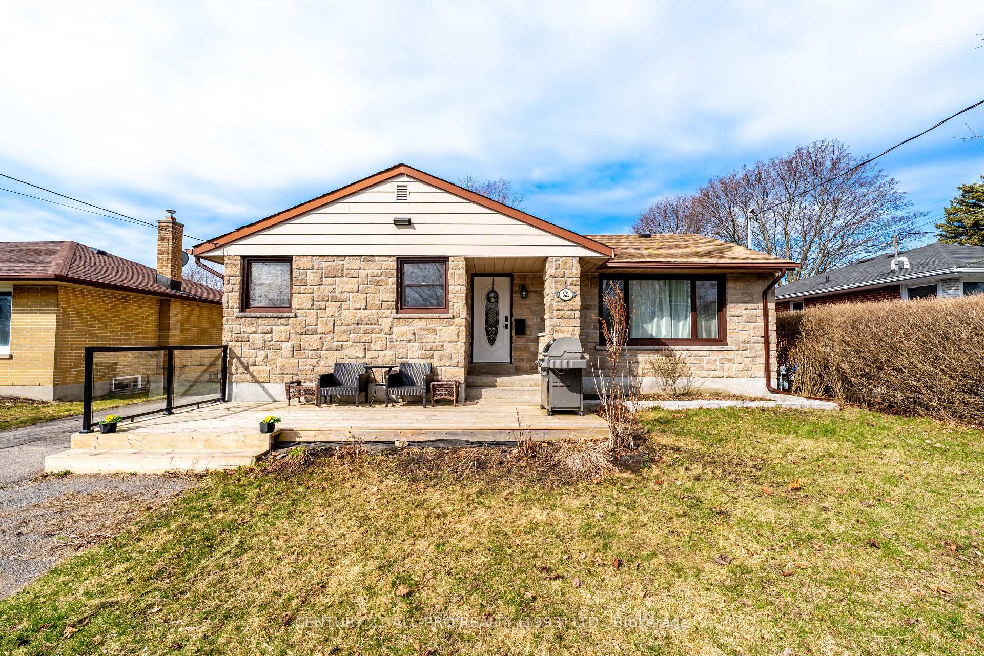 Photo 2 of 621 Ruth Street, Cobourg — HOMEH