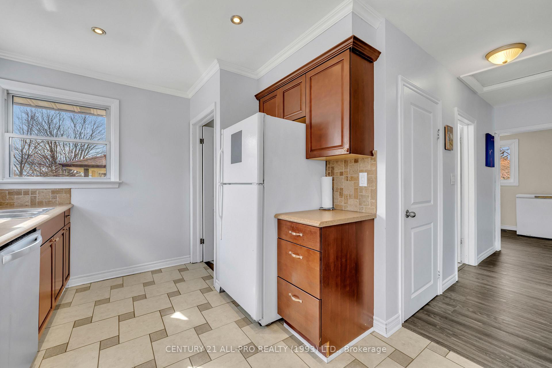 Photo 9 of 621 Ruth Street, Cobourg — HOMEH