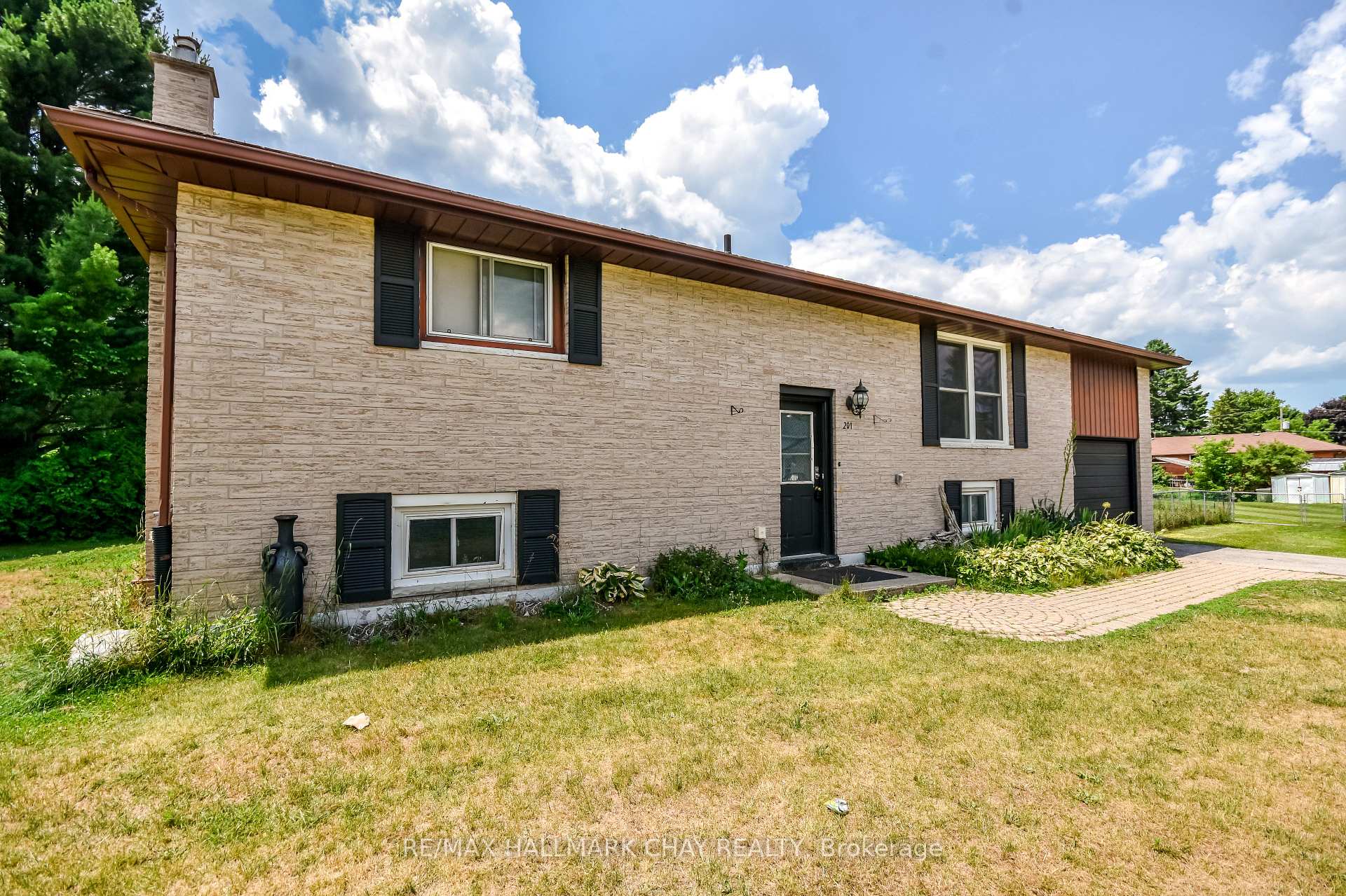Photo 2 of 201 Mcgeorge Avenue, Essa, Angus — HOMEH