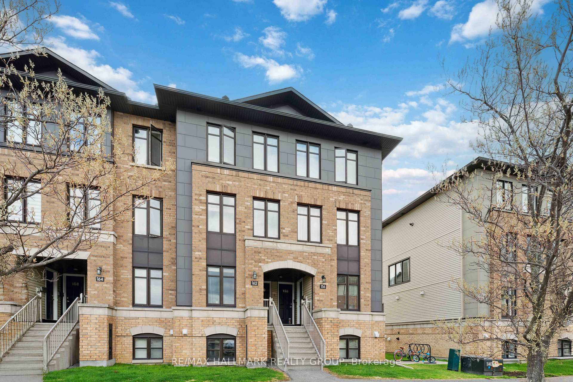 Photo 1 of 162 Bluestone Private, Ottawa, Avalon West — HOMEH