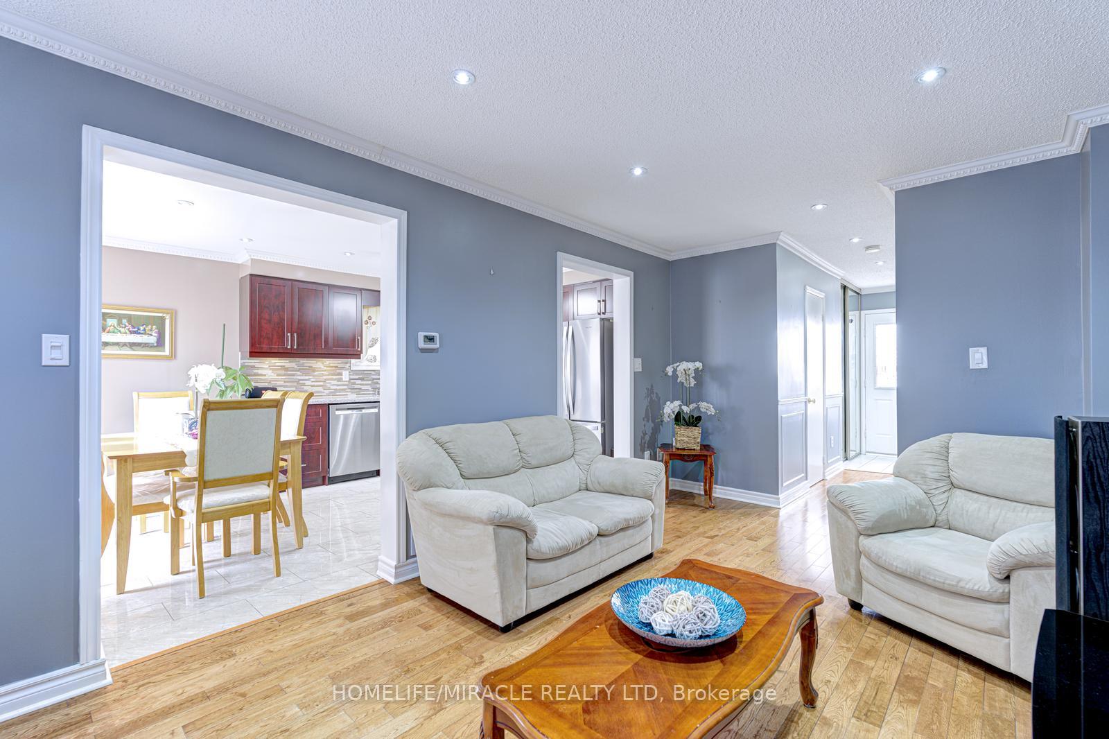 Photo 10 of 24 Raine Drive, Ajax, Central — HOMEH
