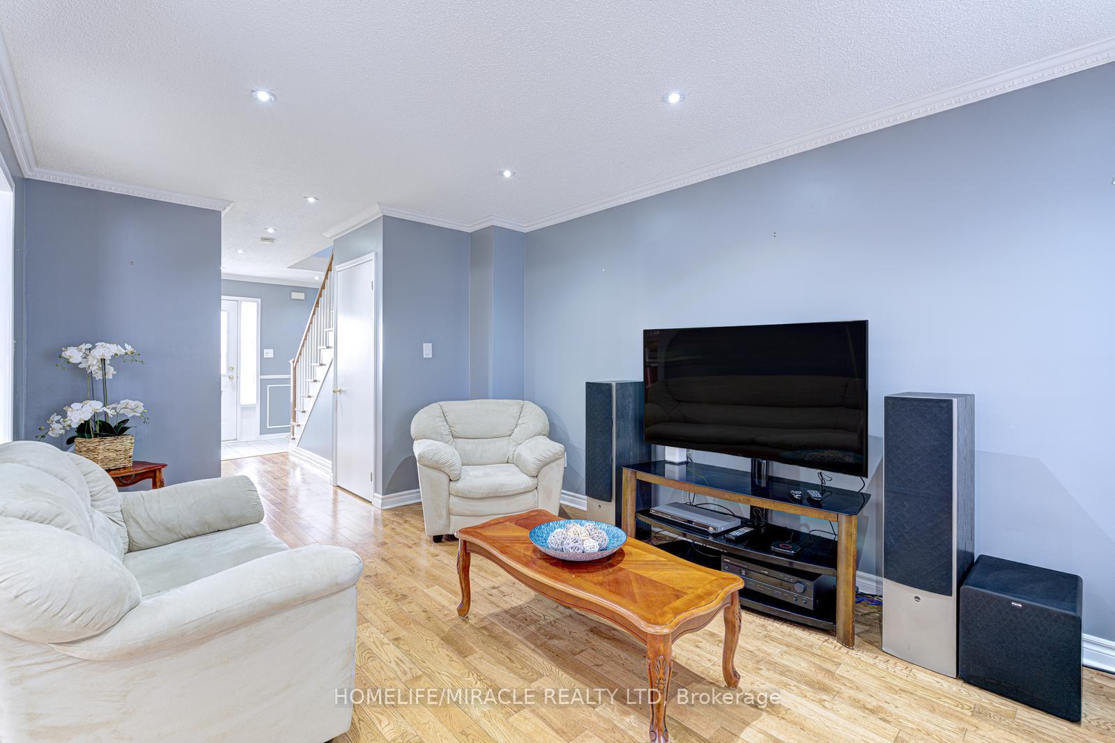Photo 11 of 24 Raine Drive, Ajax, Central — HOMEH