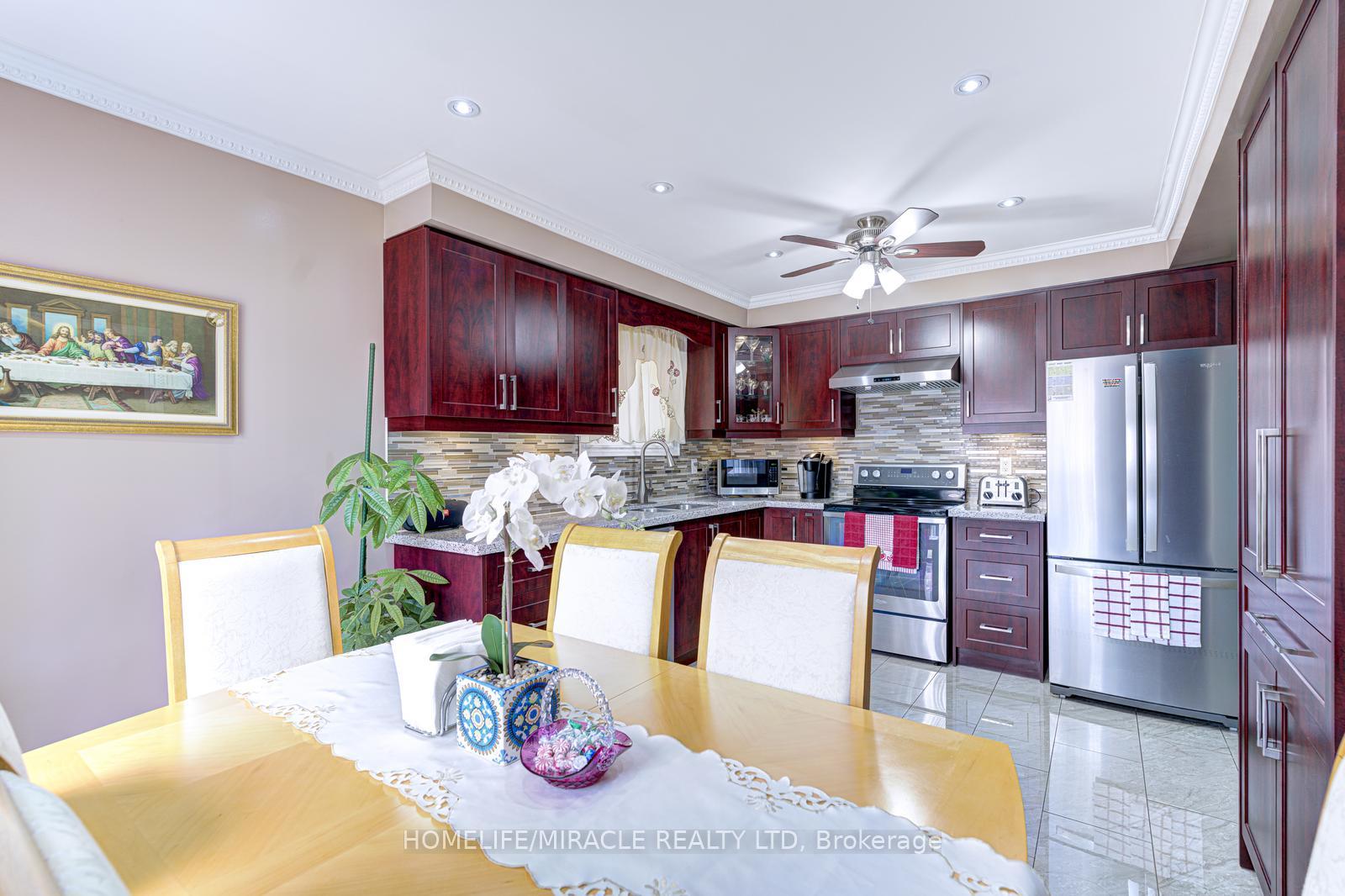 Photo 13 of 24 Raine Drive, Ajax, Central — HOMEH