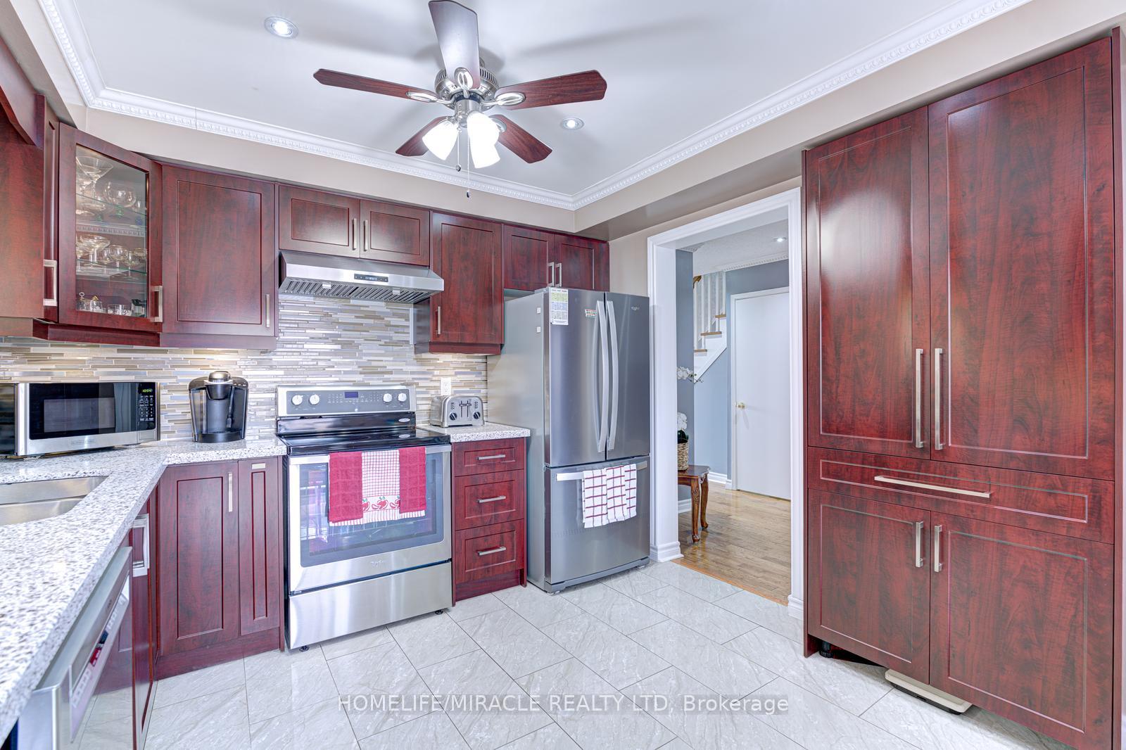 Photo 17 of 24 Raine Drive, Ajax, Central — HOMEH