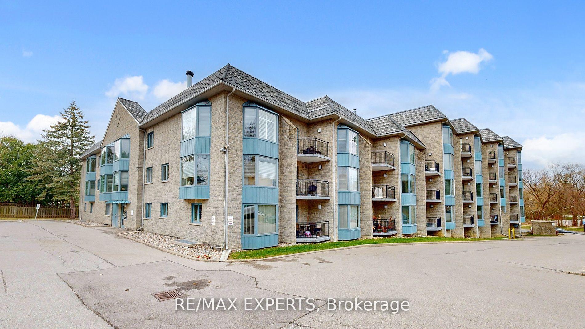 Front of Unit 211, 85 Wellington Street W