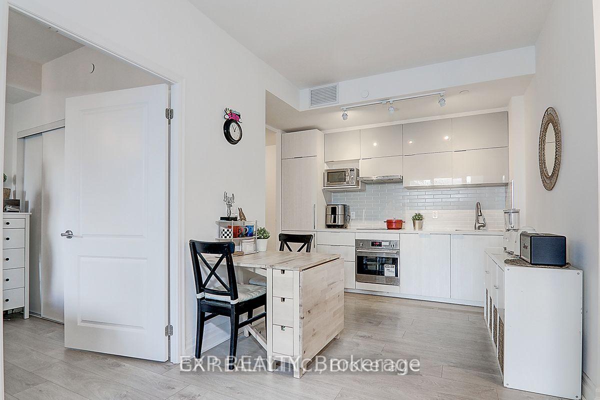 Photo 5 of Unit 829, 10 Rouge Valley Drive W, Markham, Unionville — HOMEH