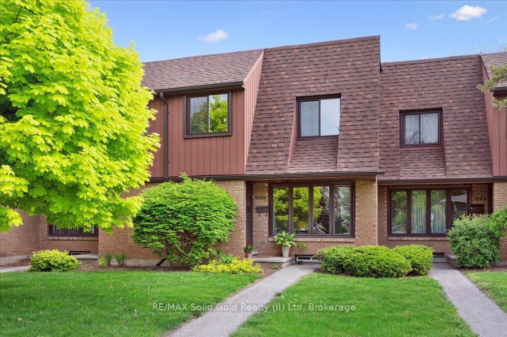 Front of 104 Kingswood Drive