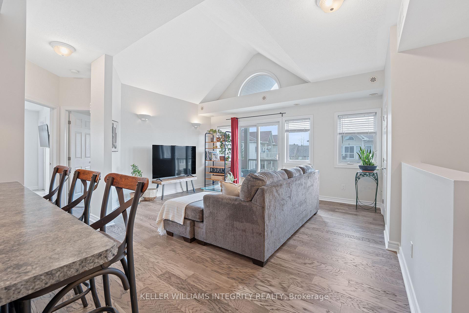 Photo 3 of Unit L, 763 Cedar Creek Drive, Ottawa, Blossom Park/Kemp Park/Findlay Creek — HOMEH