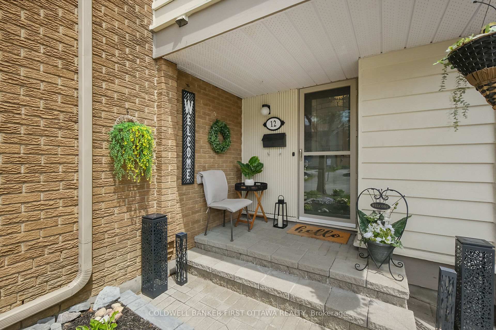 Photo 3 of 12 Carmichael Court, Ottawa, Kanata - Beaverbrook — HOMEH