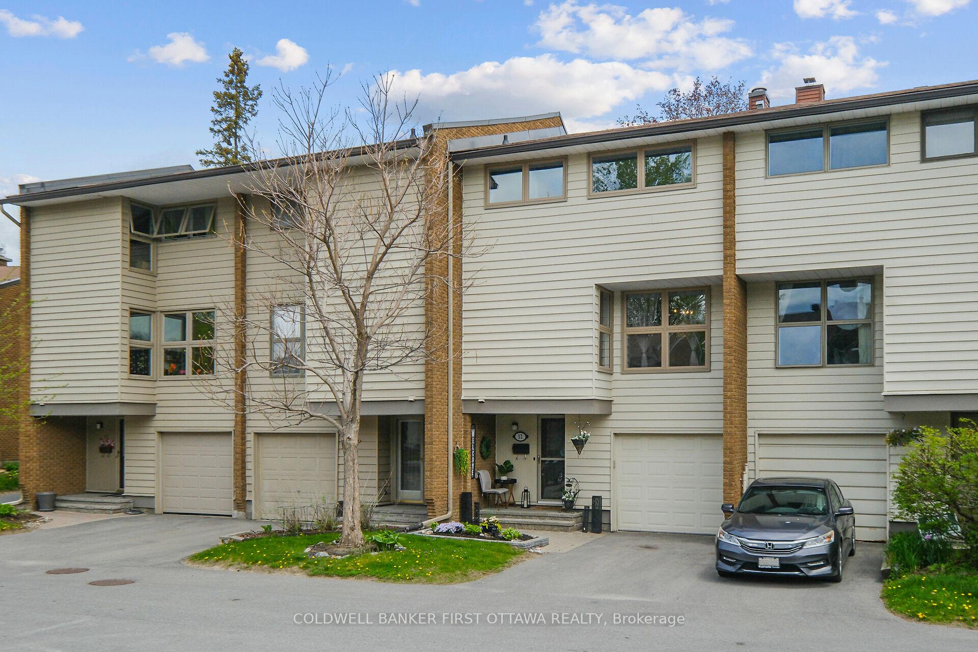 Photo 2 of 12 Carmichael Court, Ottawa, Kanata - Beaverbrook — HOMEH